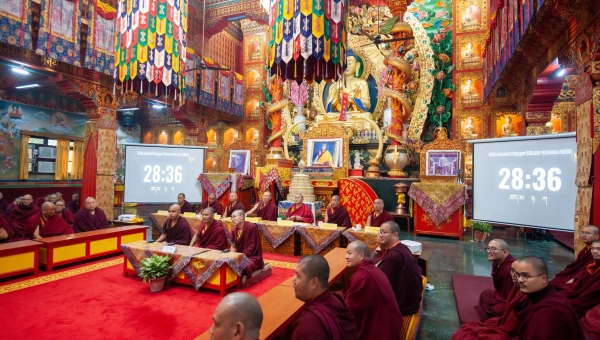 The First Round of the Debate Competition Concludes